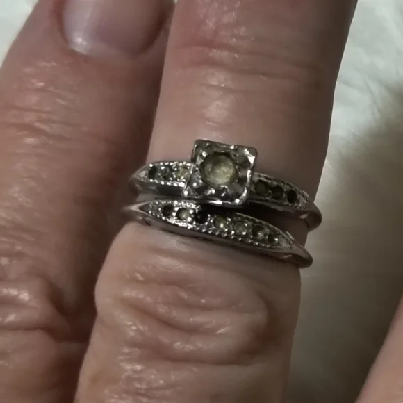 Old Wedding Ring Set Size 7.5 - Picture 1 of 5